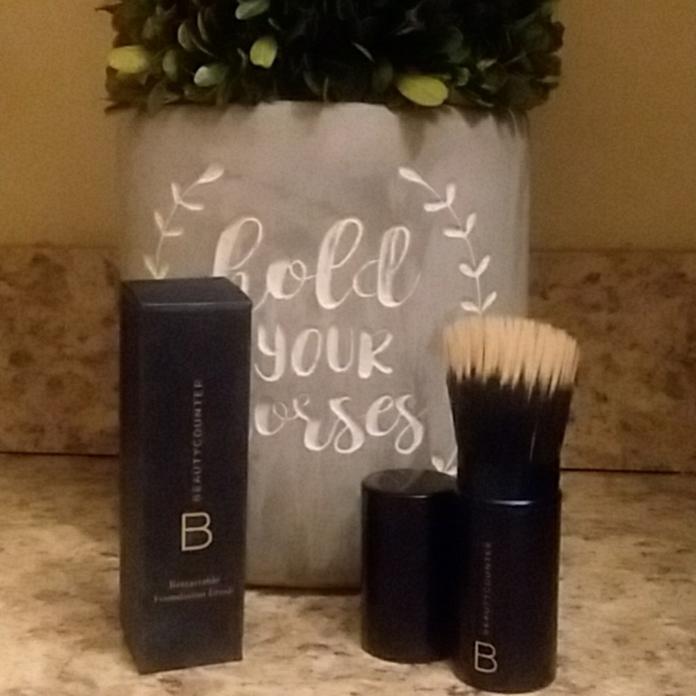 Foundation brush by Beauty Counter
